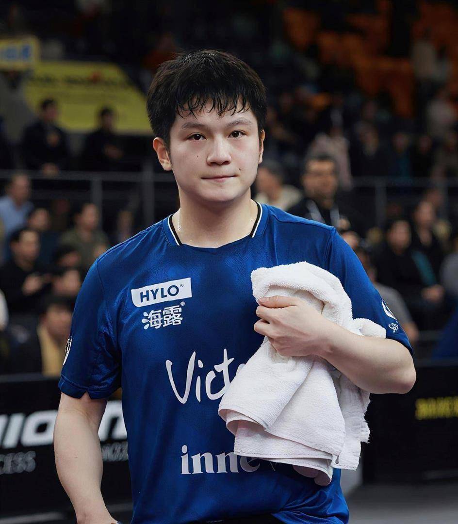 归来仍是王者!樊振东德甲复出3-1轻取对手,现场球迷高喊“凯撒”